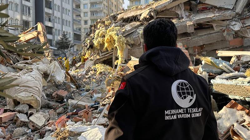 Merhamet Ekibi Deprem Bölgesinde