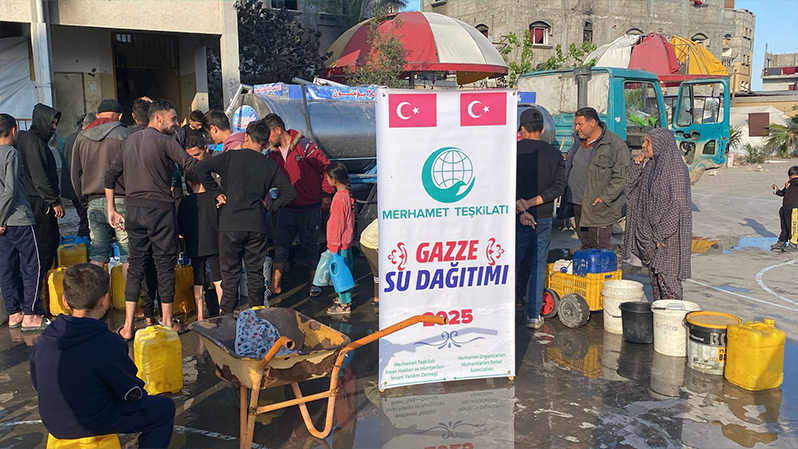 Gazze'de Su Dağıtım Çalışmaları