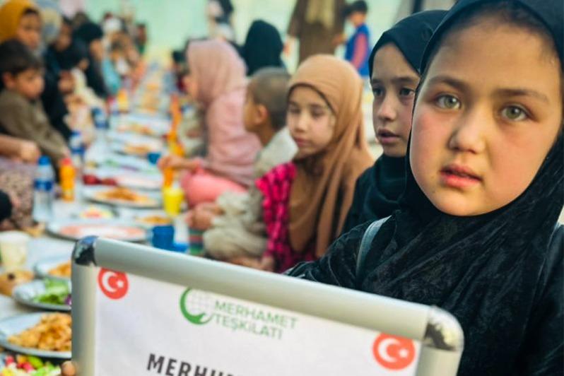 AFGANİSTAN'DA İFTAR SOFRALARI